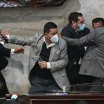 Gritos, golpes y escenas de caos en el Congreso de Honduras tras traición y división en partido de la presidenta electa