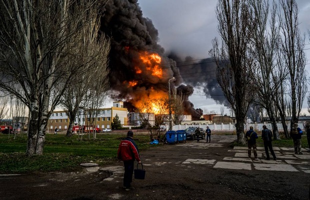 Rusia acusa a ucranianos de bombardear ciudad y grabar video con  "muchos muertos" y destrucciones para mostrarlos a prensa occidental