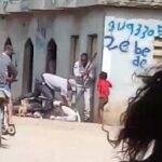 Siguen abusos PN: Dos policías propinan paliza a una mujer frente a su hija (video)