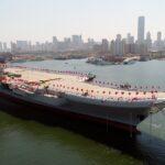 China rivaliza con EEUU en potencia naval con con su nuevo y mayor portaaviones