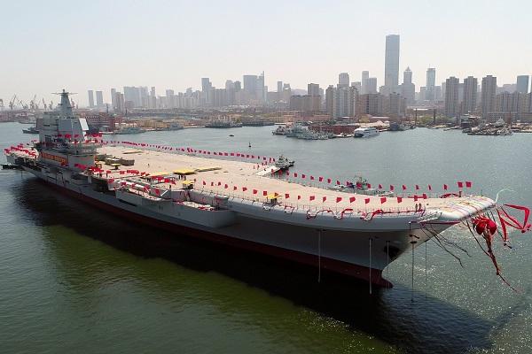 China rivaliza con EEUU en potencia naval con con su nuevo y mayor portaaviones