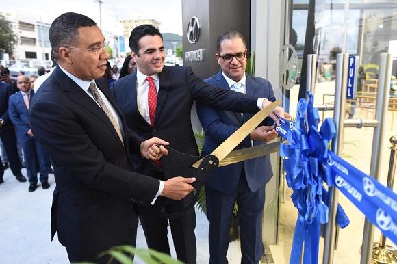 Magna Motors celebra 7mo aniversario en Jamaica lanzando nuevo showroom de clase mundial ￼
