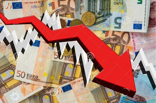 El euro cae por el temor a la recesión