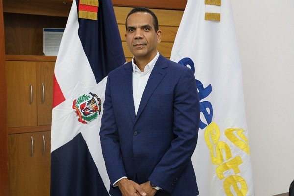 Renuncia el gerente de Edeeste y es sustituido por el ingeniero Emilio Contreras