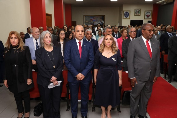 Ponen en circulación la obra «El plagio en la era digital»