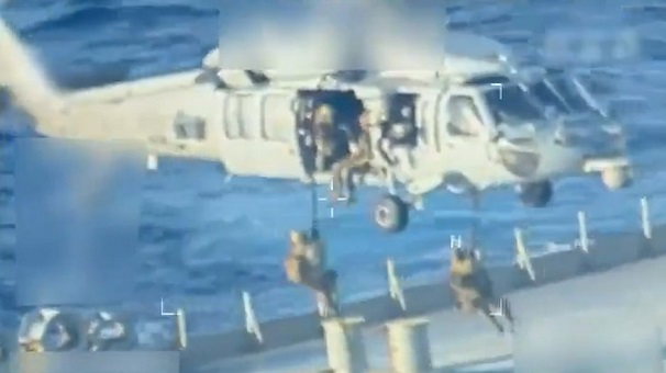 EEUU intercepta y aborda un petrolero en el océano Índico