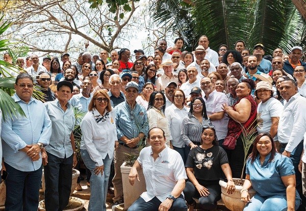 Carolina recibe contundente respaldo de estructura del PRM en Monseñor Nouel